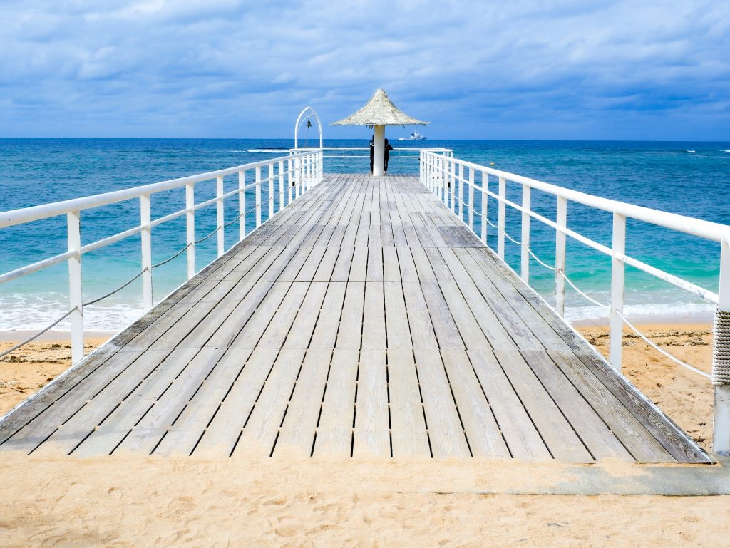 沖縄を満喫する秘訣！HISとJTBの沖縄現地ツアー活用術