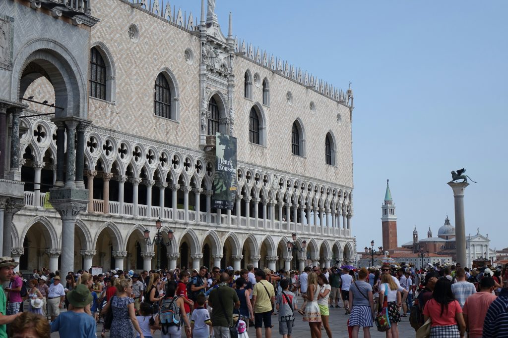 ドゥカーレ宮殿の見どころと観光を120%楽しむための所要時間